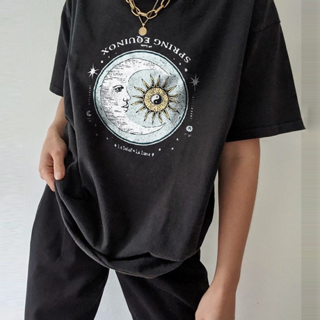 Vintage Round Neck Short Sleeve Sun Moon Print Tee